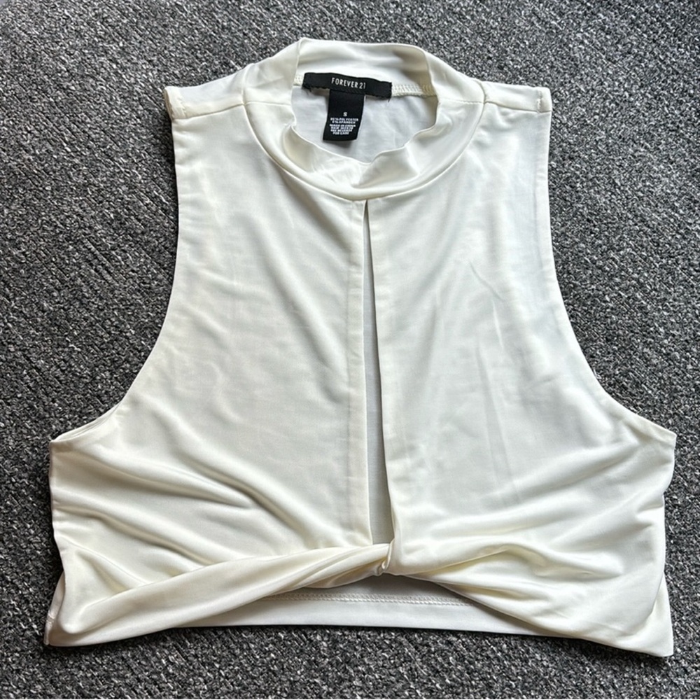 Forever 21 Sleeveless Crop Top